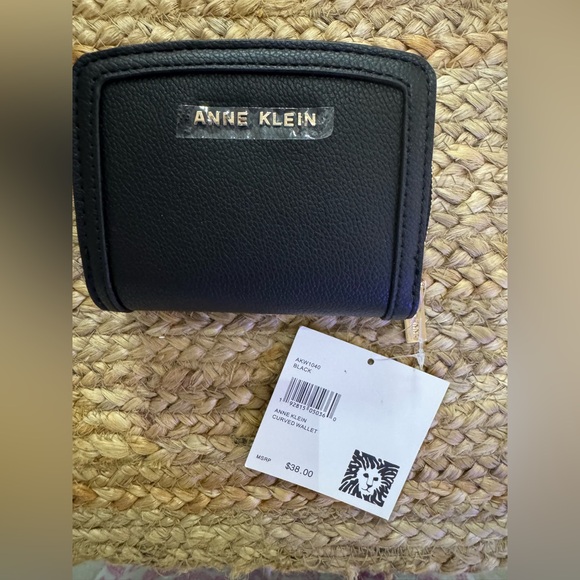 Anne Klein Black Curved Wallet - Picture 1 of 5